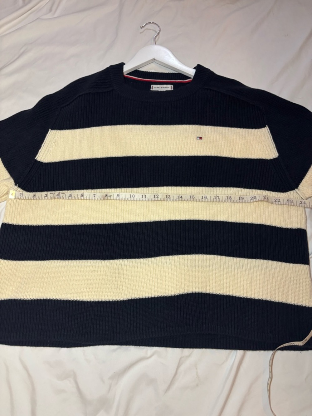 Tommy Hilfiger Wide-Striped Crewneck Sweater in Navy and Cream, size XL - Picture 5 of 9
